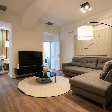 Stylish Apartment With Dedicated Working Space And Super King-Size Bed Located Between City Centre And Donau River Vienna Esterno foto
