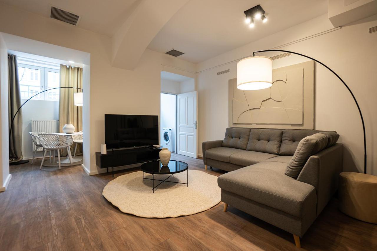 Stylish Apartment With Dedicated Working Space And Super King-Size Bed Located Between City Centre And Donau River Vienna Esterno foto