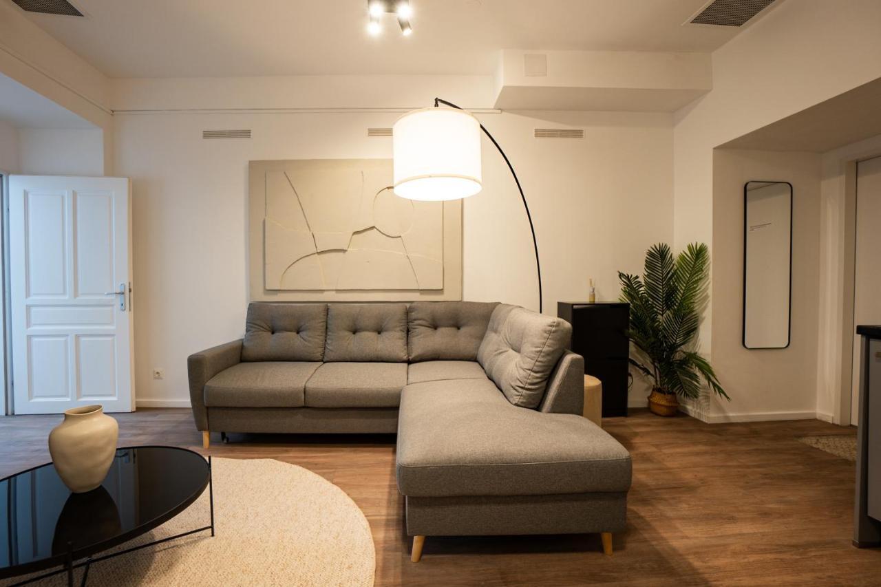 Stylish Apartment With Dedicated Working Space And Super King-Size Bed Located Between City Centre And Donau River Vienna Esterno foto