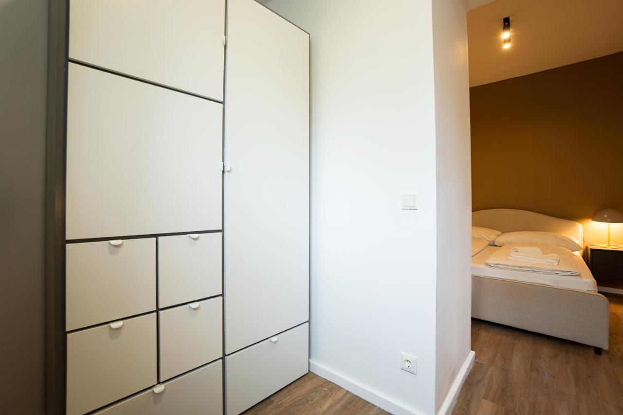 Stylish Apartment With Dedicated Working Space And Super King-Size Bed Located Between City Centre And Donau River Vienna Esterno foto
