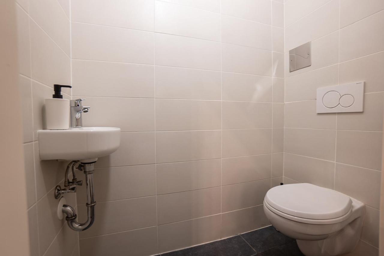 Stylish Apartment With Dedicated Working Space And Super King-Size Bed Located Between City Centre And Donau River Vienna Esterno foto