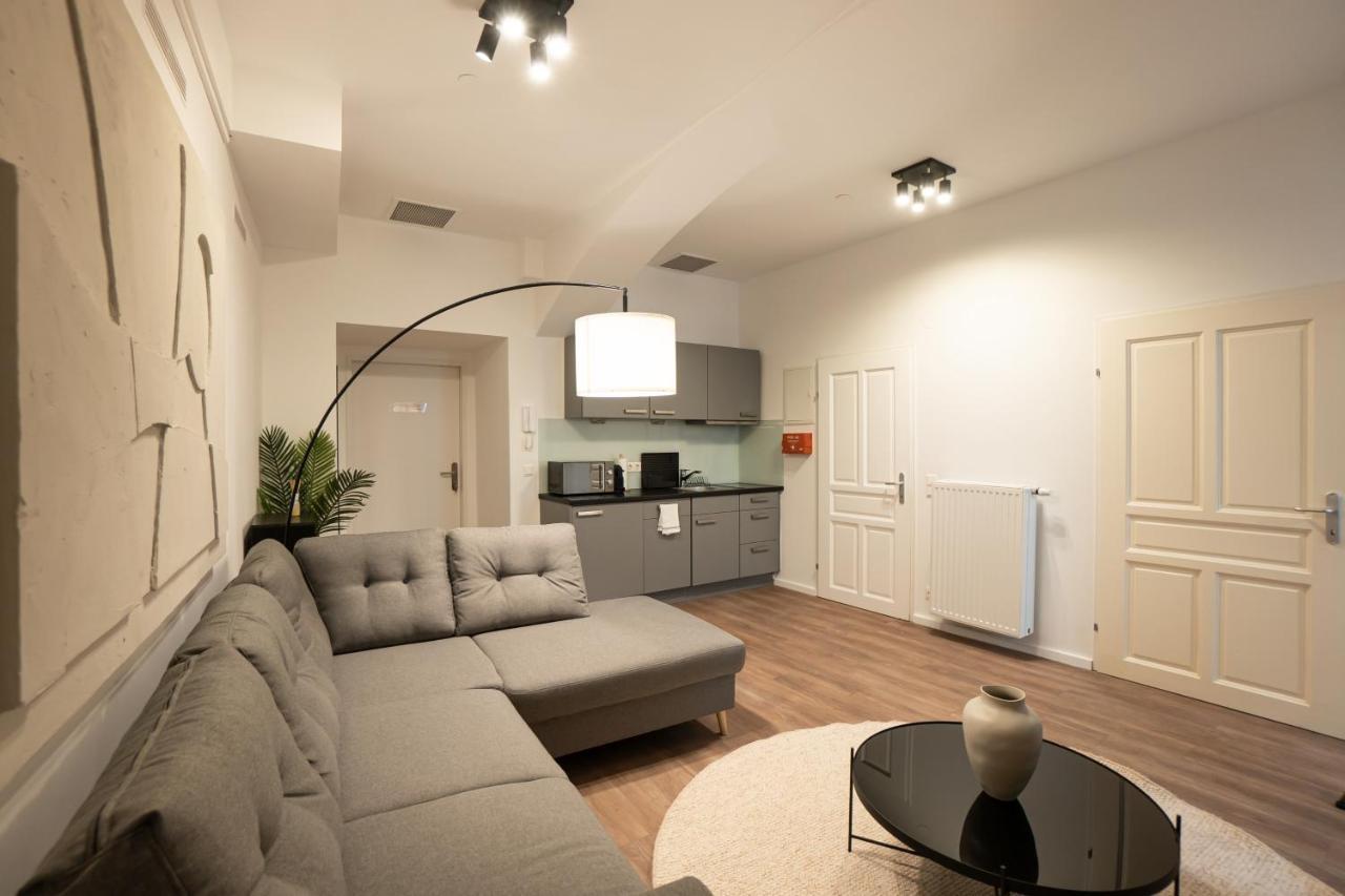 Stylish Apartment With Dedicated Working Space And Super King-Size Bed Located Between City Centre And Donau River Vienna Esterno foto