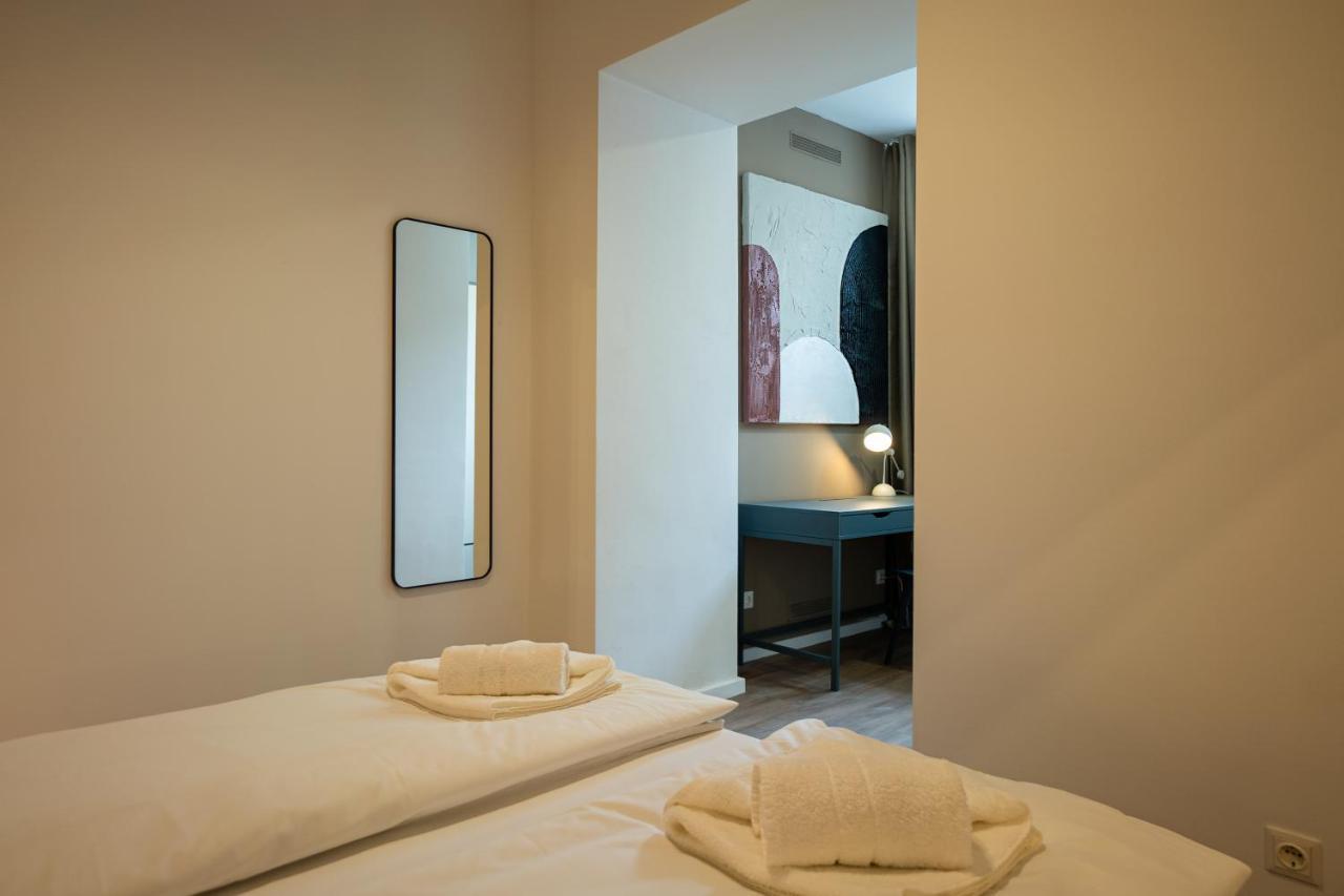 Stylish Apartment With Dedicated Working Space And Super King-Size Bed Located Between City Centre And Donau River Vienna Esterno foto